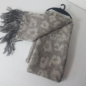 NWT West Loop fashionable Scarf for women